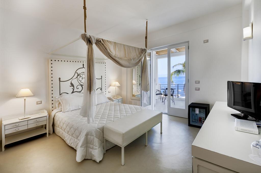 ליפארי Hotel Villa Enrica - Aeolian Charme מראה חיצוני תמונה